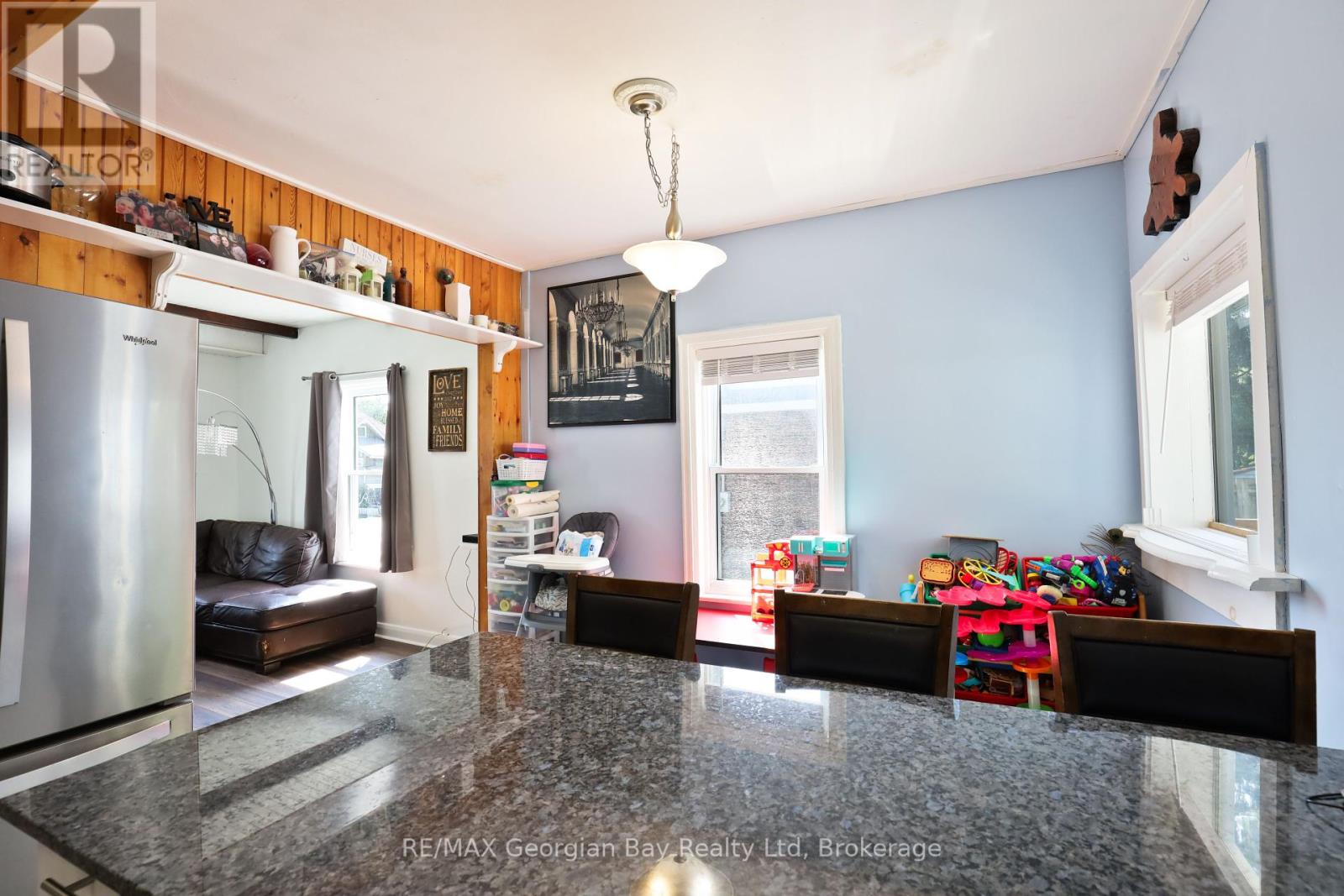 136 Fourth Street, Midland, Ontario  L4R 3T2 - Photo 9 - S12364325