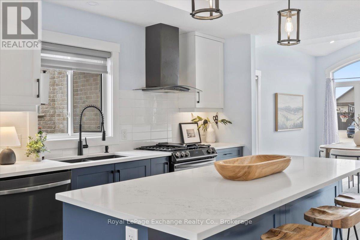 383 Northport Drive, Saugeen Shores, Ontario  N0H 2C8 - Photo 12 - X12364323