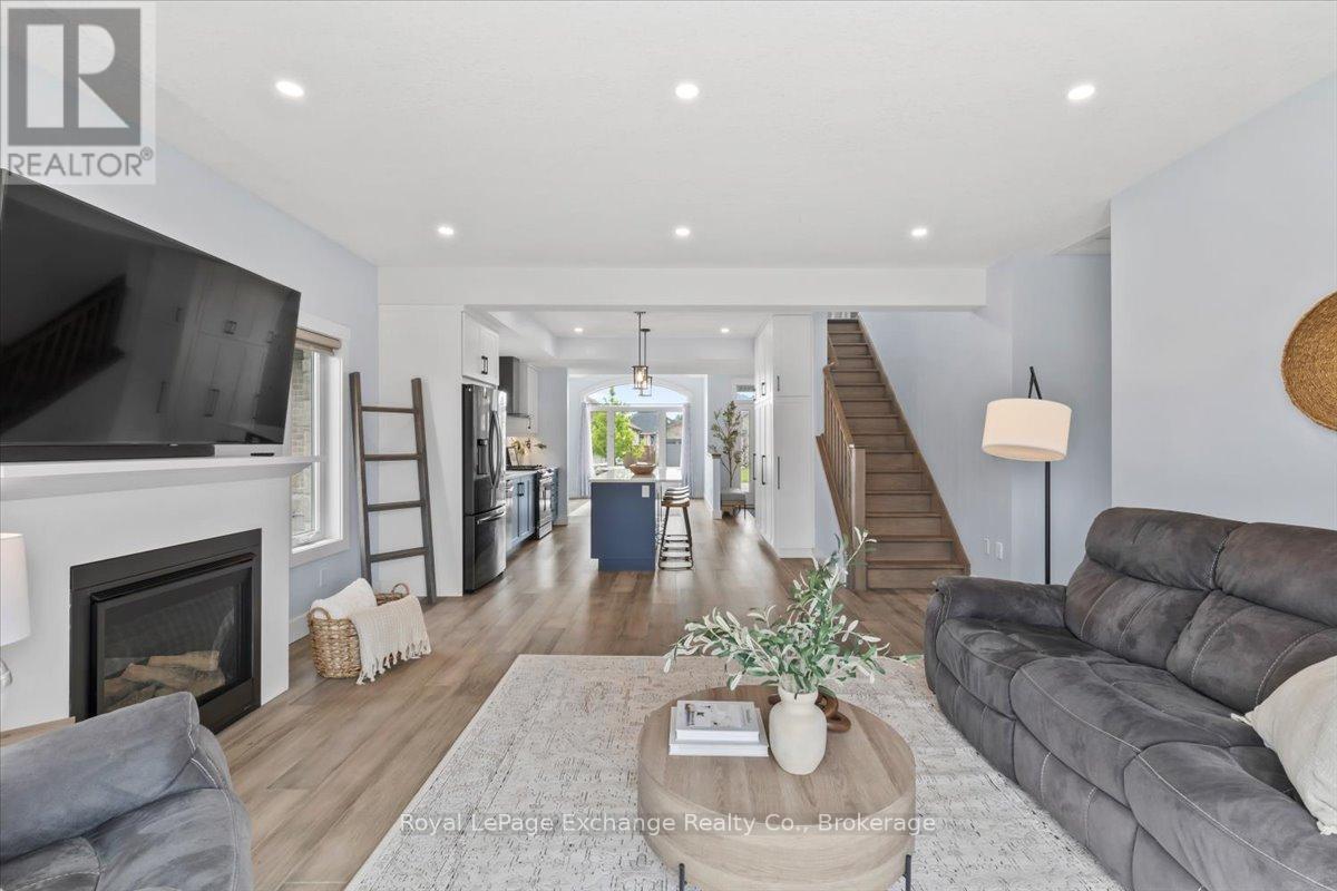 383 Northport Drive, Saugeen Shores, Ontario  N0H 2C8 - Photo 15 - X12364323