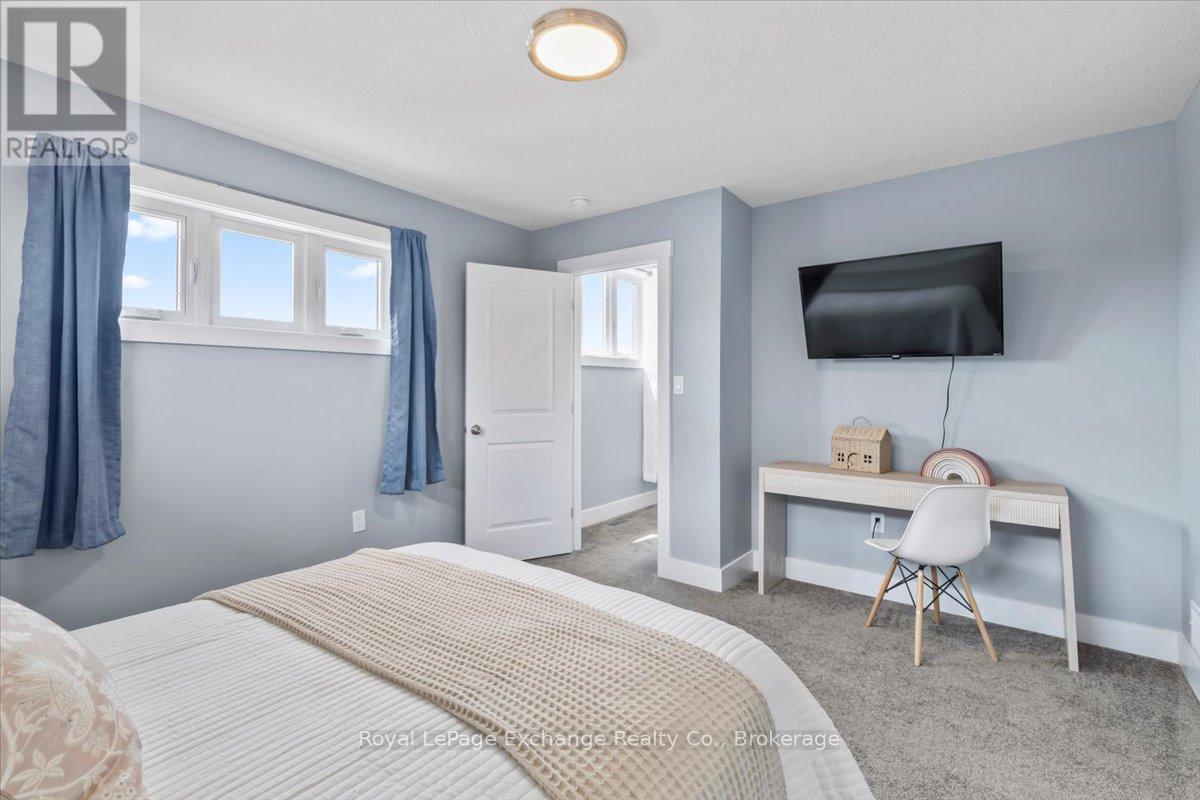 383 Northport Drive, Saugeen Shores, Ontario  N0H 2C8 - Photo 21 - X12364323