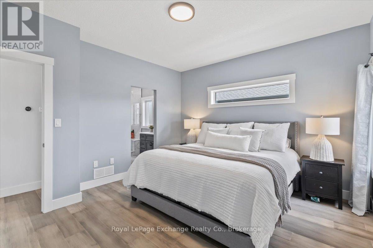 383 Northport Drive, Saugeen Shores, Ontario  N0H 2C8 - Photo 24 - X12364323