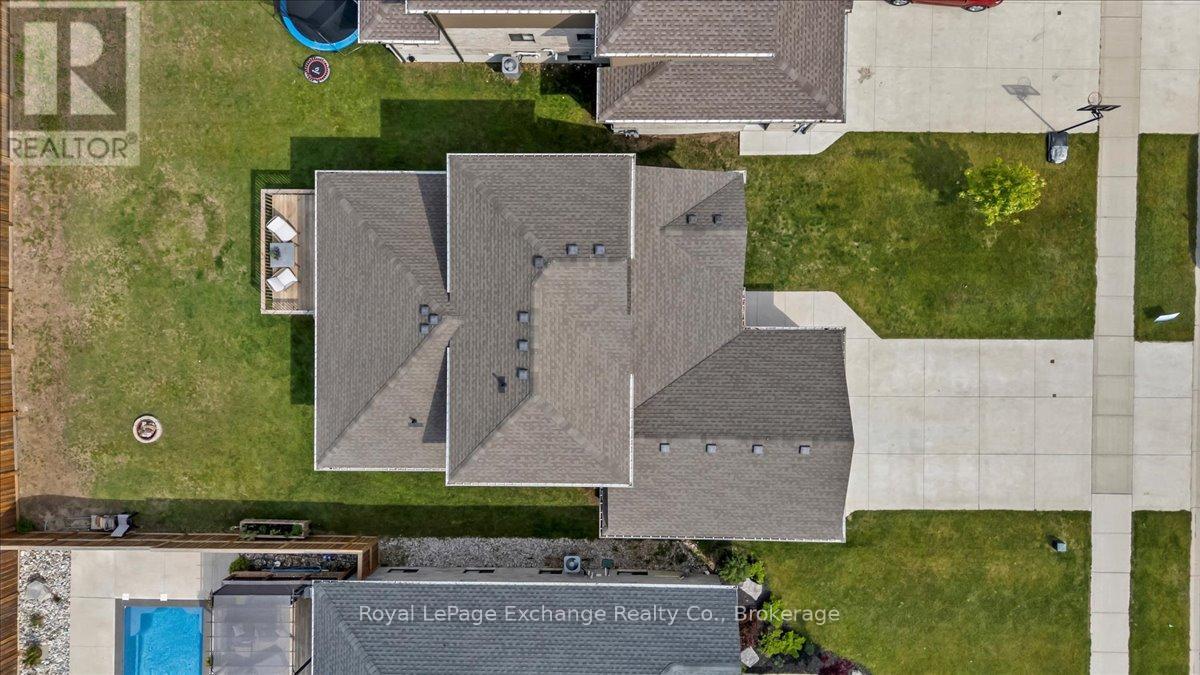 383 Northport Drive, Saugeen Shores, Ontario  N0H 2C8 - Photo 3 - X12364323