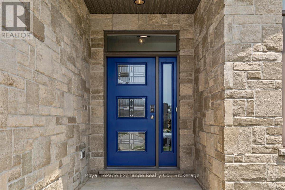 383 Northport Drive, Saugeen Shores, Ontario  N0H 2C8 - Photo 4 - X12364323