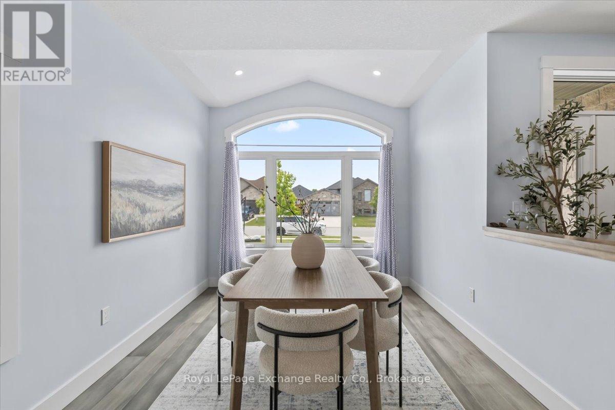 383 Northport Drive, Saugeen Shores, Ontario  N0H 2C8 - Photo 7 - X12364323