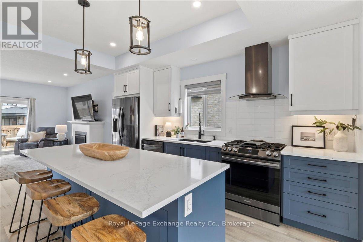 383 Northport Drive, Saugeen Shores, Ontario  N0H 2C8 - Photo 9 - X12364323