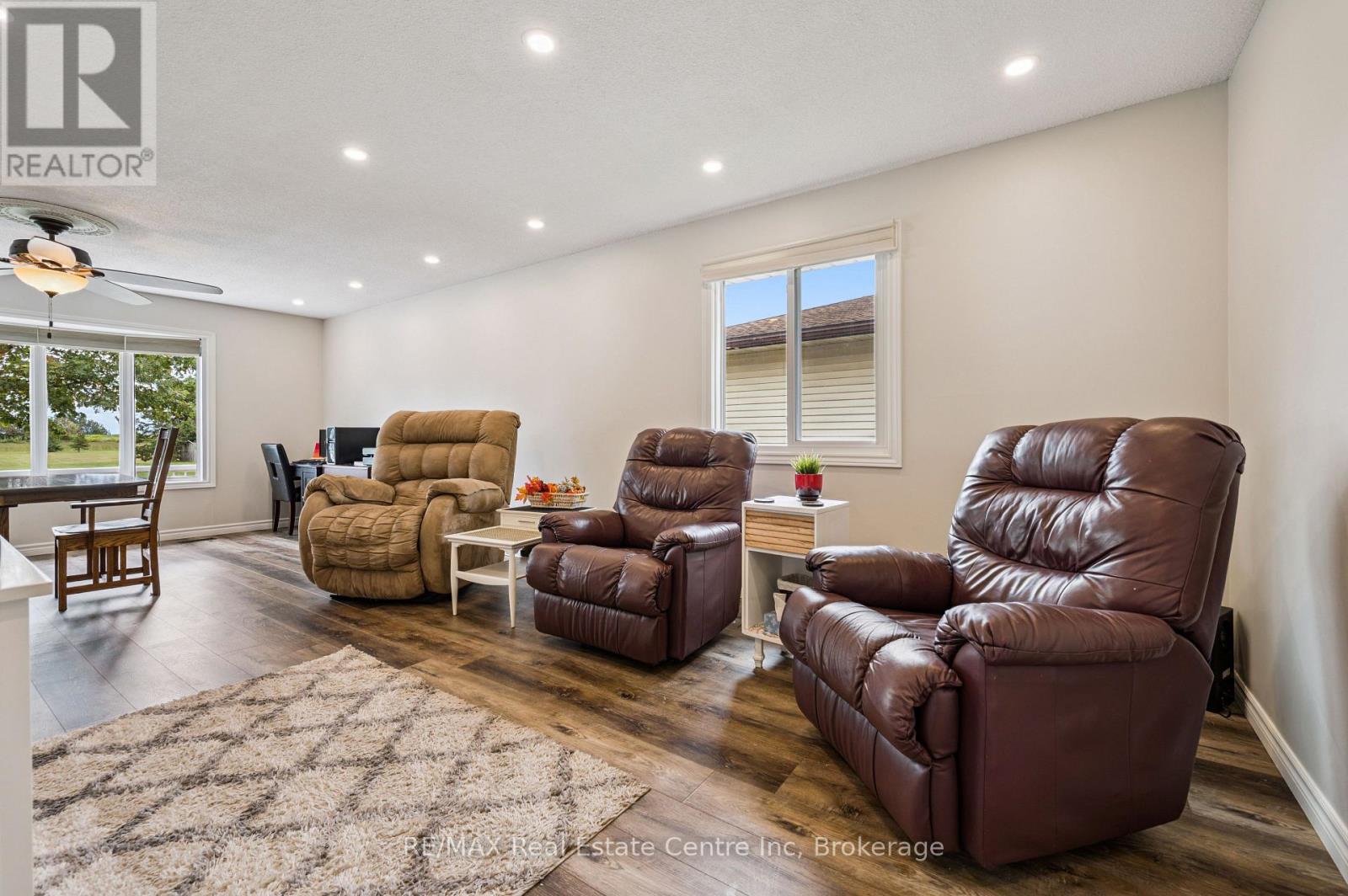 7 Eastview Drive, Wellington North, Ontario  N0G 1A0 - Photo 10 - X12364354