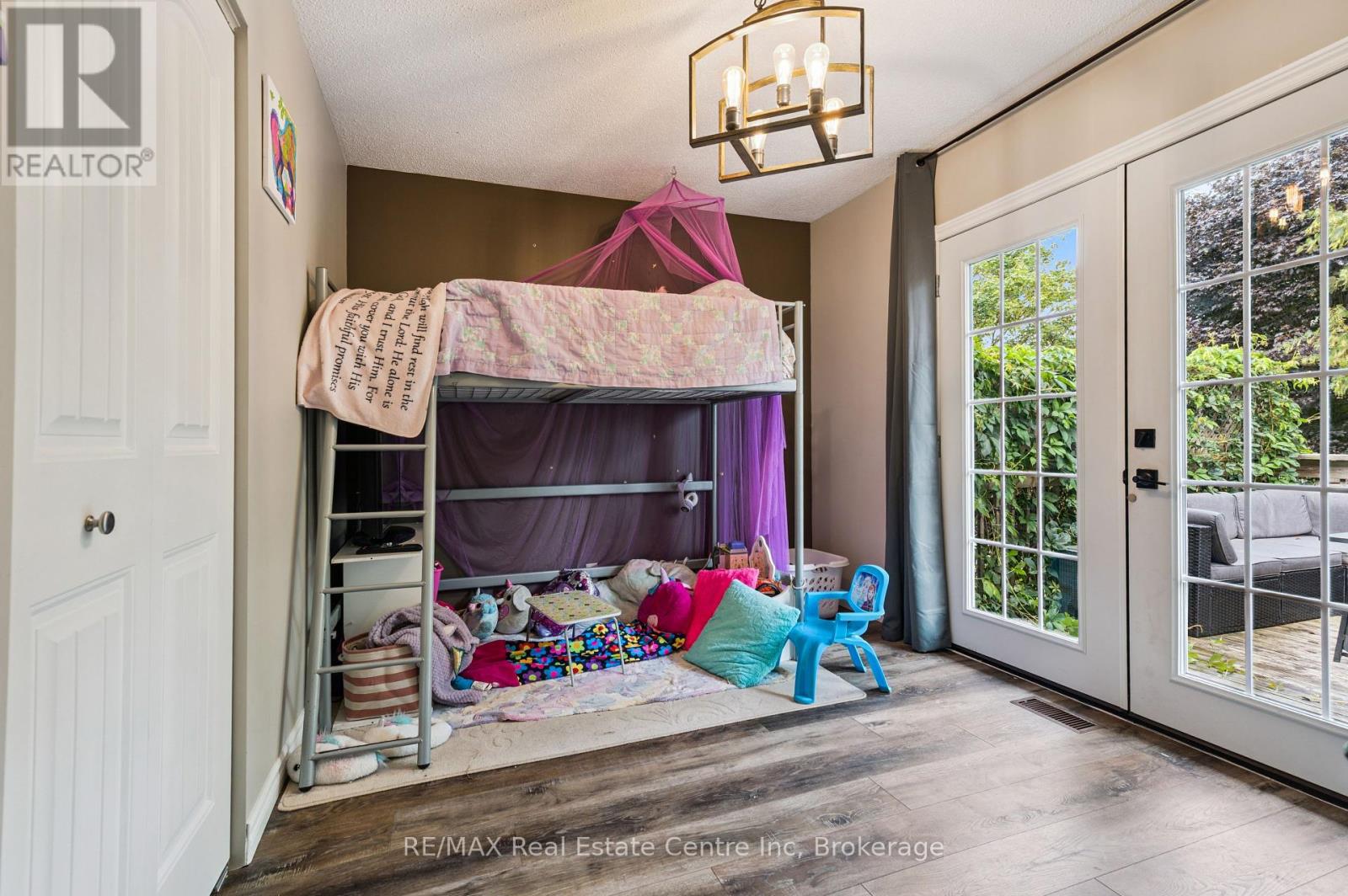 7 Eastview Drive, Wellington North, Ontario  N0G 1A0 - Photo 18 - X12364354