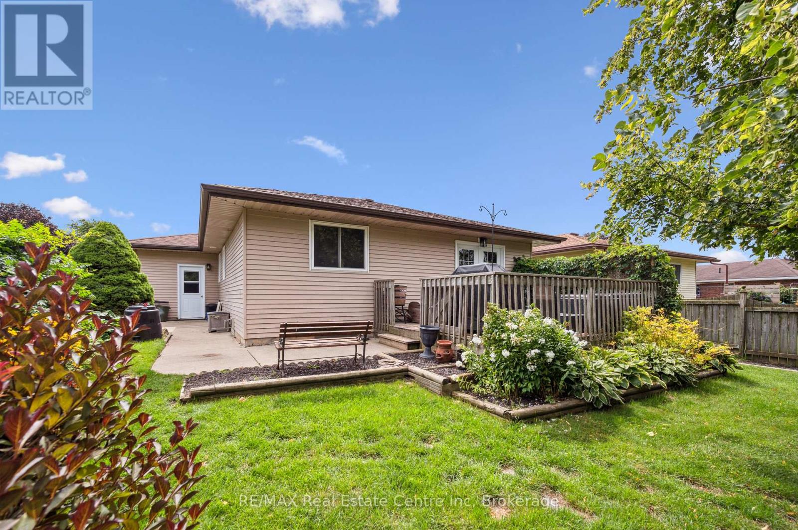 7 Eastview Drive, Wellington North, Ontario  N0G 1A0 - Photo 28 - X12364354
