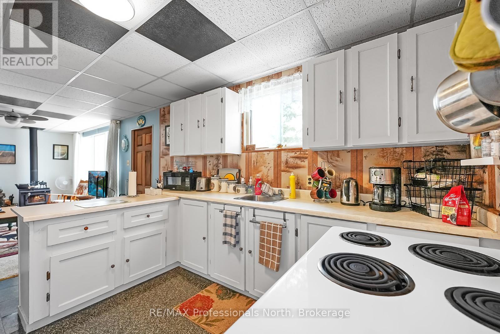 1025 Manitou Road, Dysart Et Al, Ontario  K0M 1S0 - Photo 4 - X12364394
