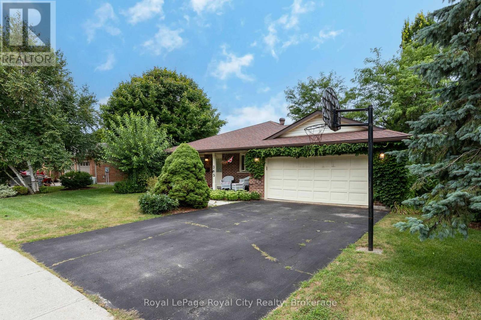 365 Wellington Street, Centre Wellington, Ontario  N1M 3E1 - Photo 2 - X12364441