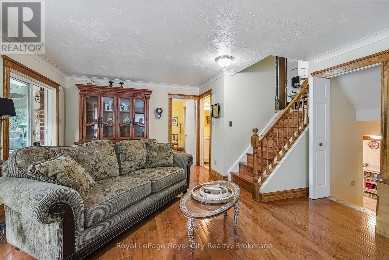 365 Wellington Street, Centre Wellington, Ontario  N1M 3E1 - Photo 21 - X12364441