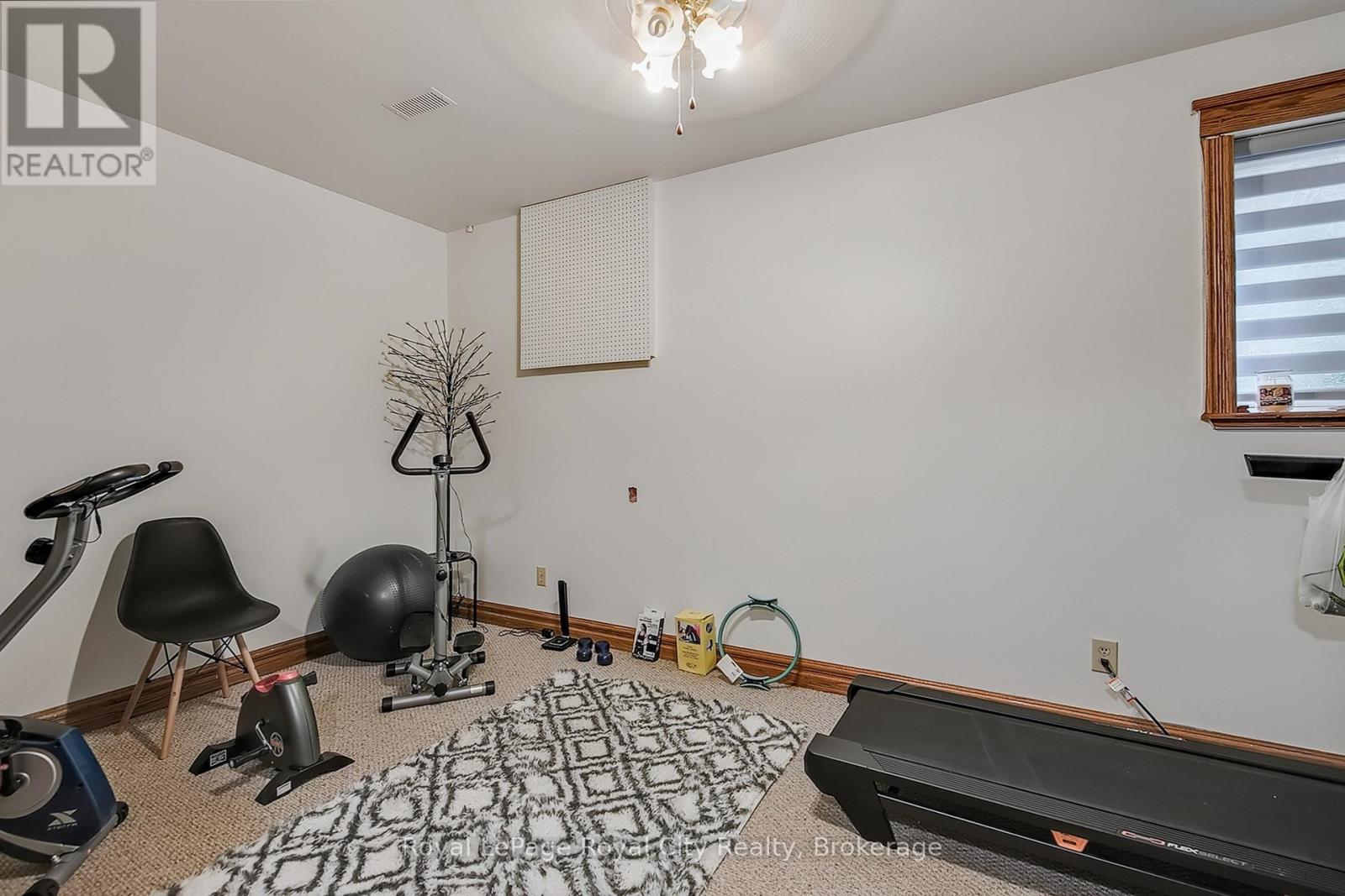 365 Wellington Street, Centre Wellington, Ontario  N1M 3E1 - Photo 28 - X12364441