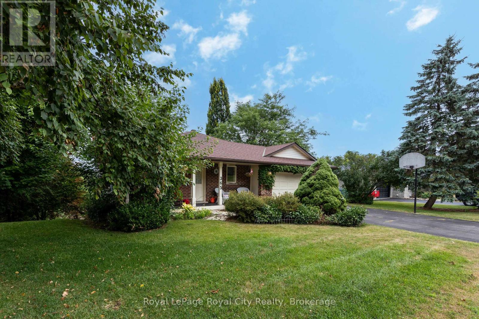 365 Wellington Street, Centre Wellington, Ontario  N1M 3E1 - Photo 3 - X12364441