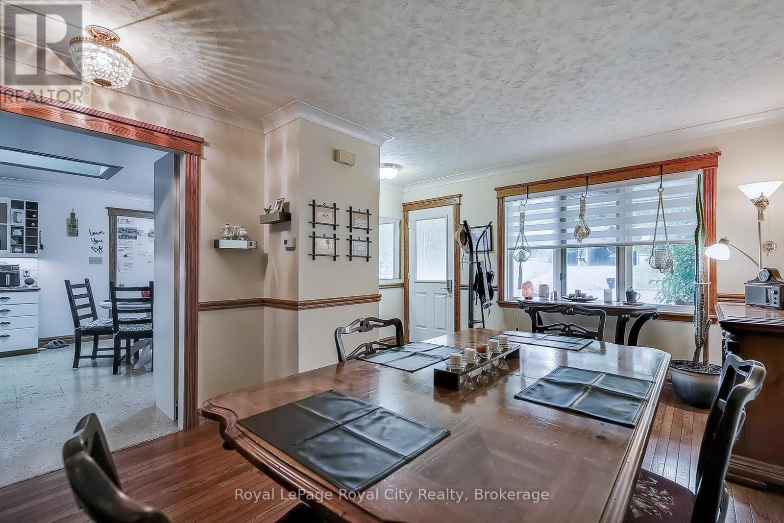 365 Wellington Street, Centre Wellington, Ontario  N1M 3E1 - Photo 8 - X12364441