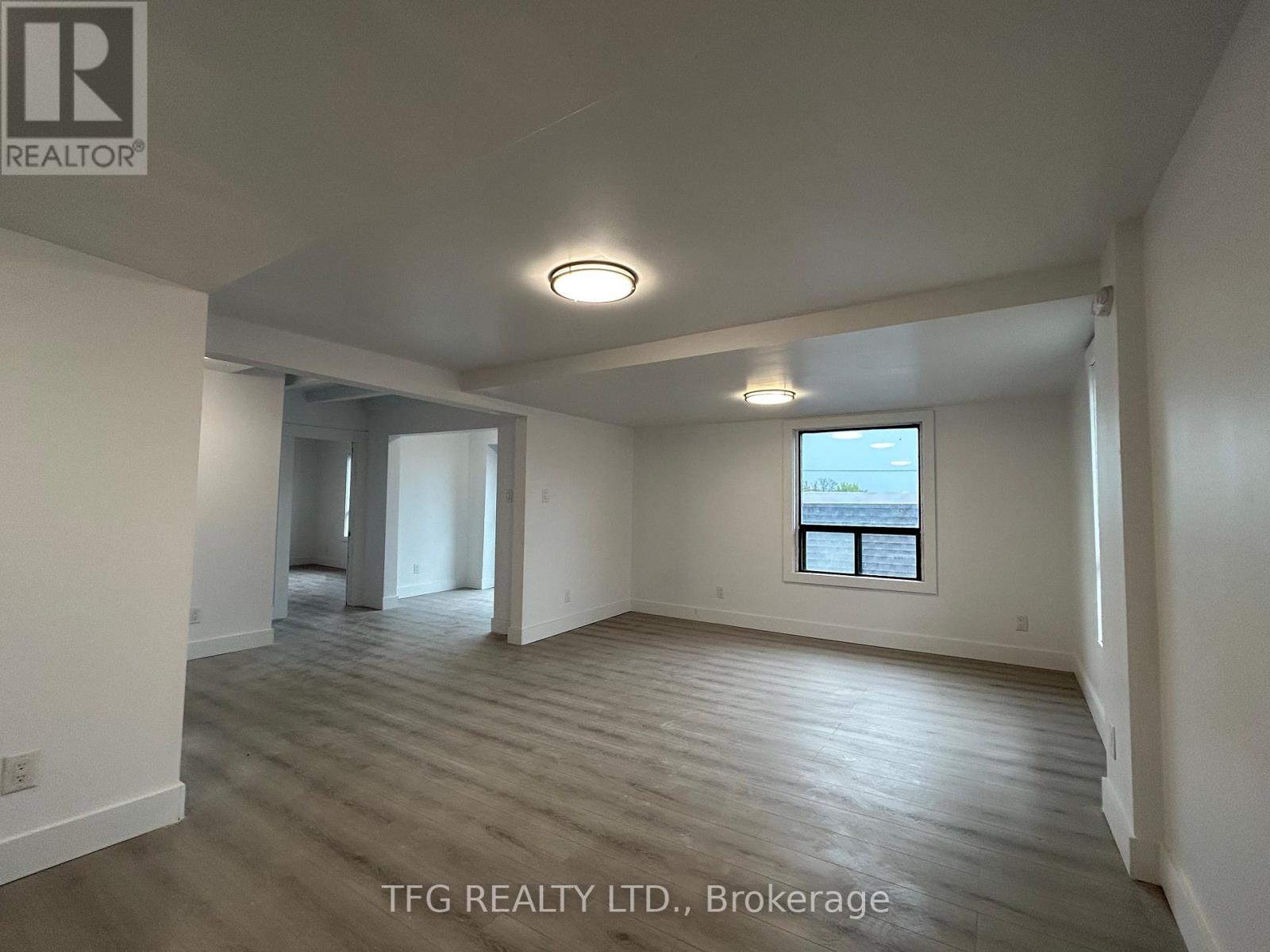 Upper - 306 King Street W, Oshawa, Ontario  L1J 2J9 - Photo 4 - E12364407