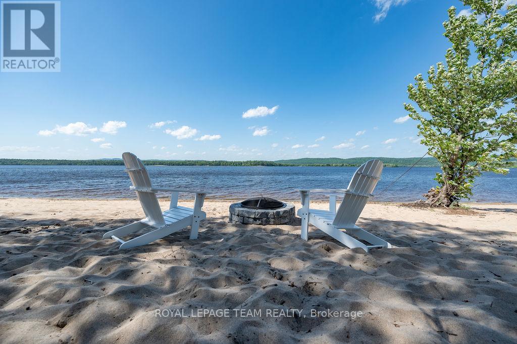 171 Branch Trail, Whitewater Region, Ontario  K0J 2L0 - Photo 38 - X12243813