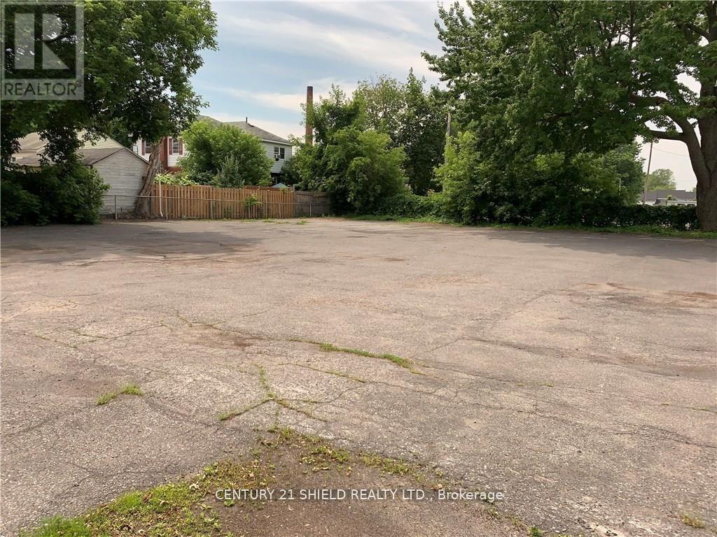 305 Baldwin Avenue, Cornwall, Ontario  K6H 4J6 - Photo 17 - X12364278