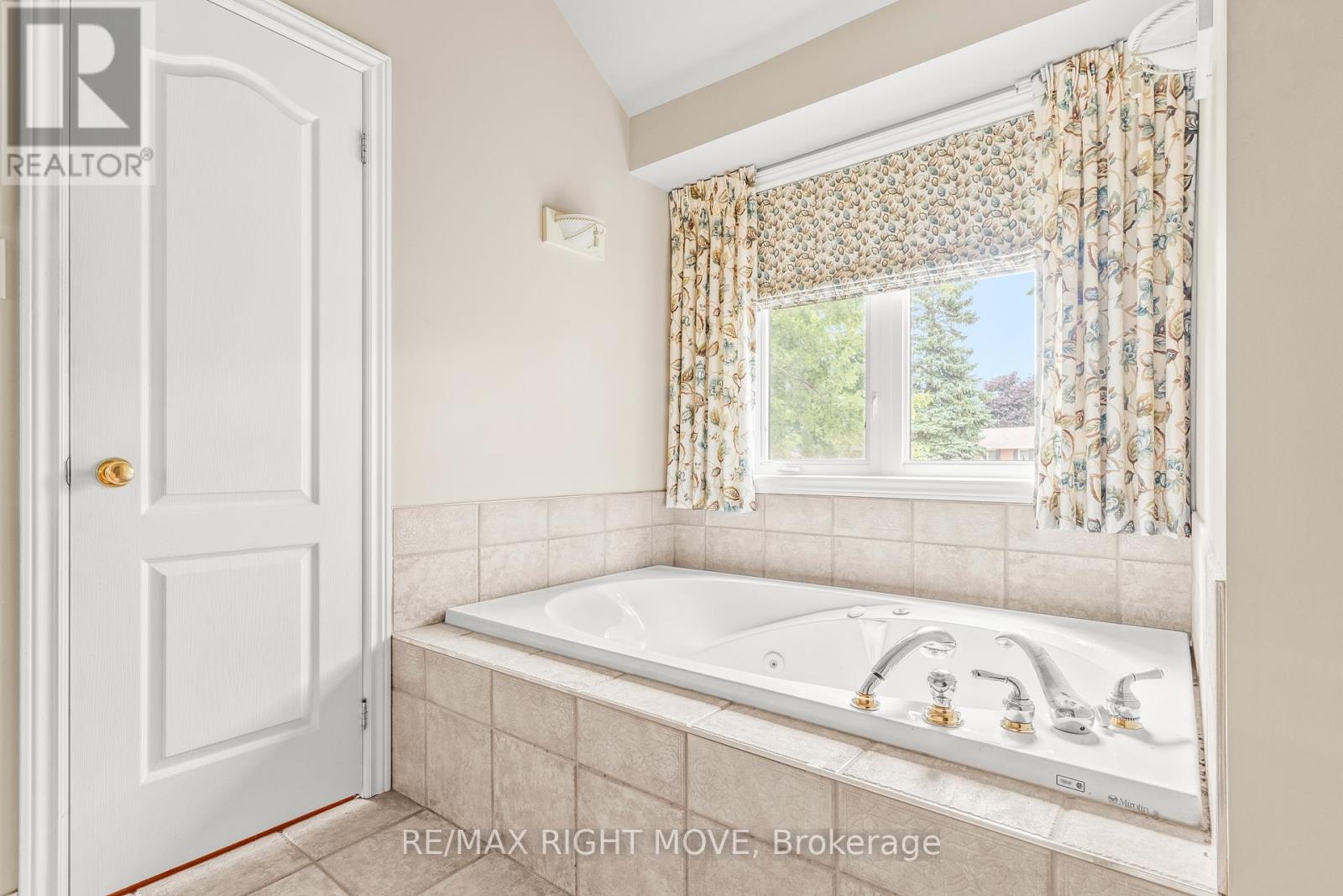 3 Thicketwood Place E, Ramara, Ontario  L0K 1B0 - Photo 23 - S12364297