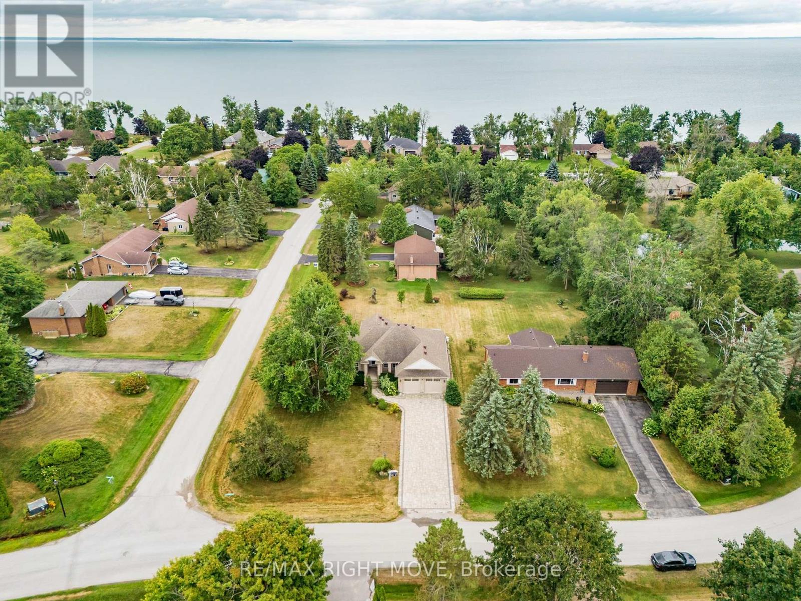 3 Thicketwood Place E, Ramara, Ontario  L0K 1B0 - Photo 35 - S12364297