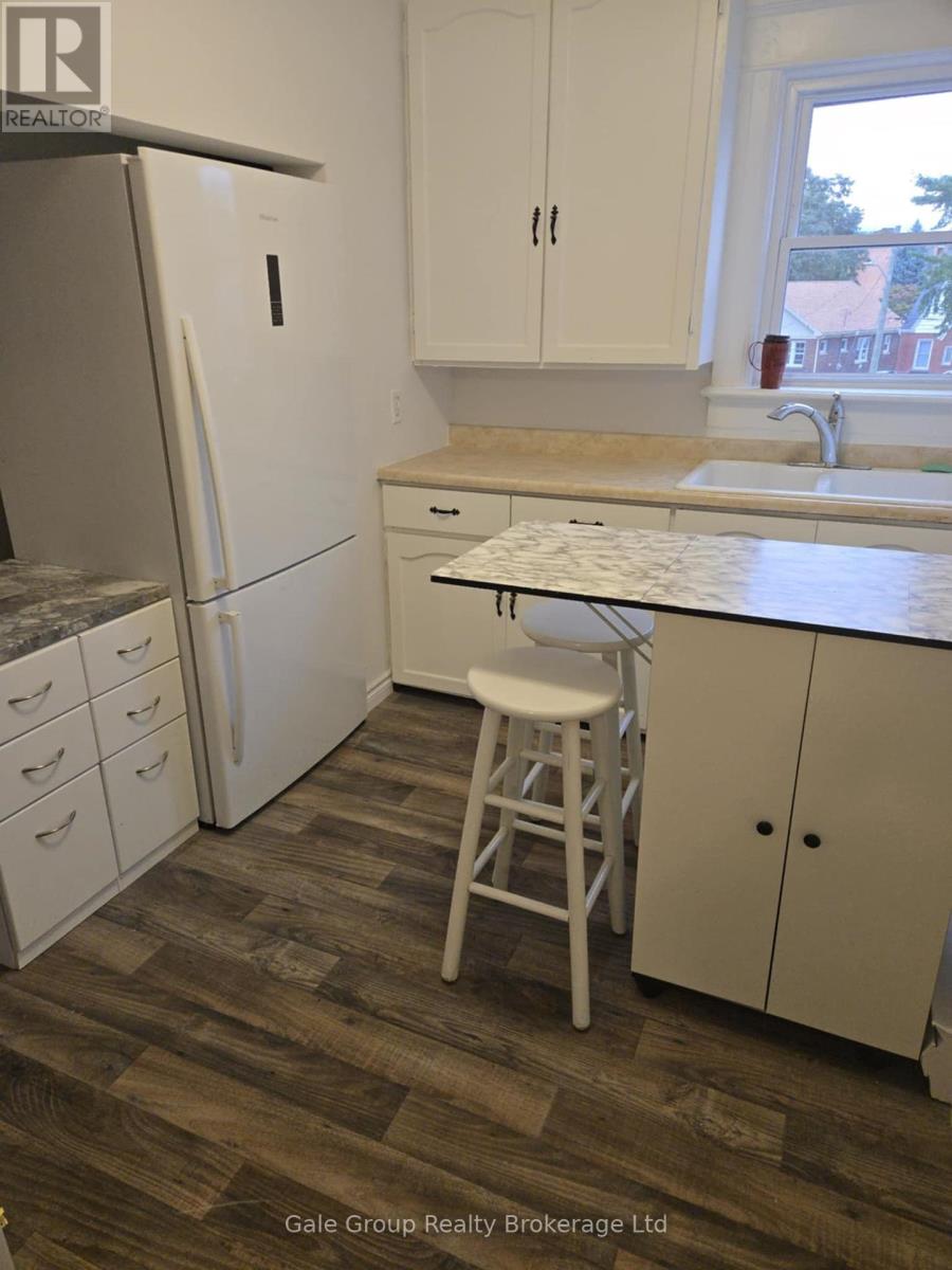 285 Queen Street, Chatham-Kent (Chatham), Ontario  N7M 2H5 - Photo 2 - X12364434