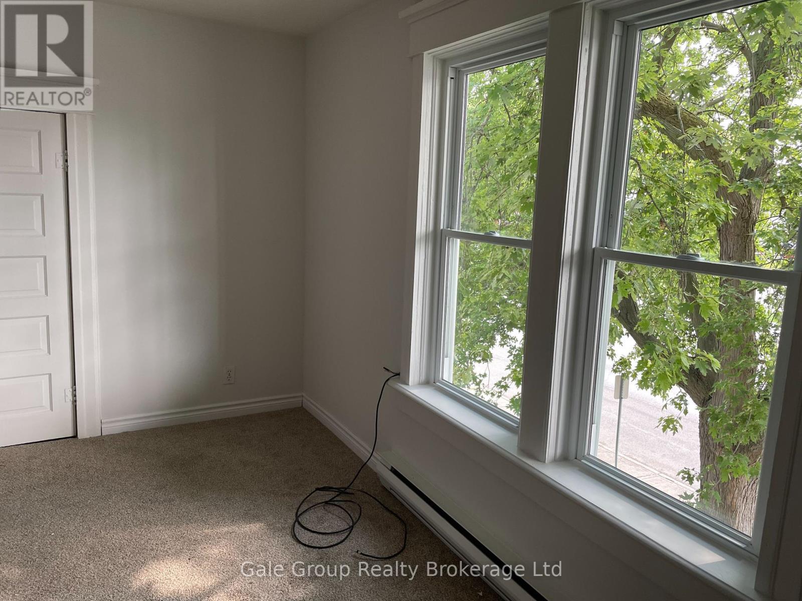 285 Queen Street, Chatham-Kent (Chatham), Ontario  N7M 2H5 - Photo 3 - X12364434