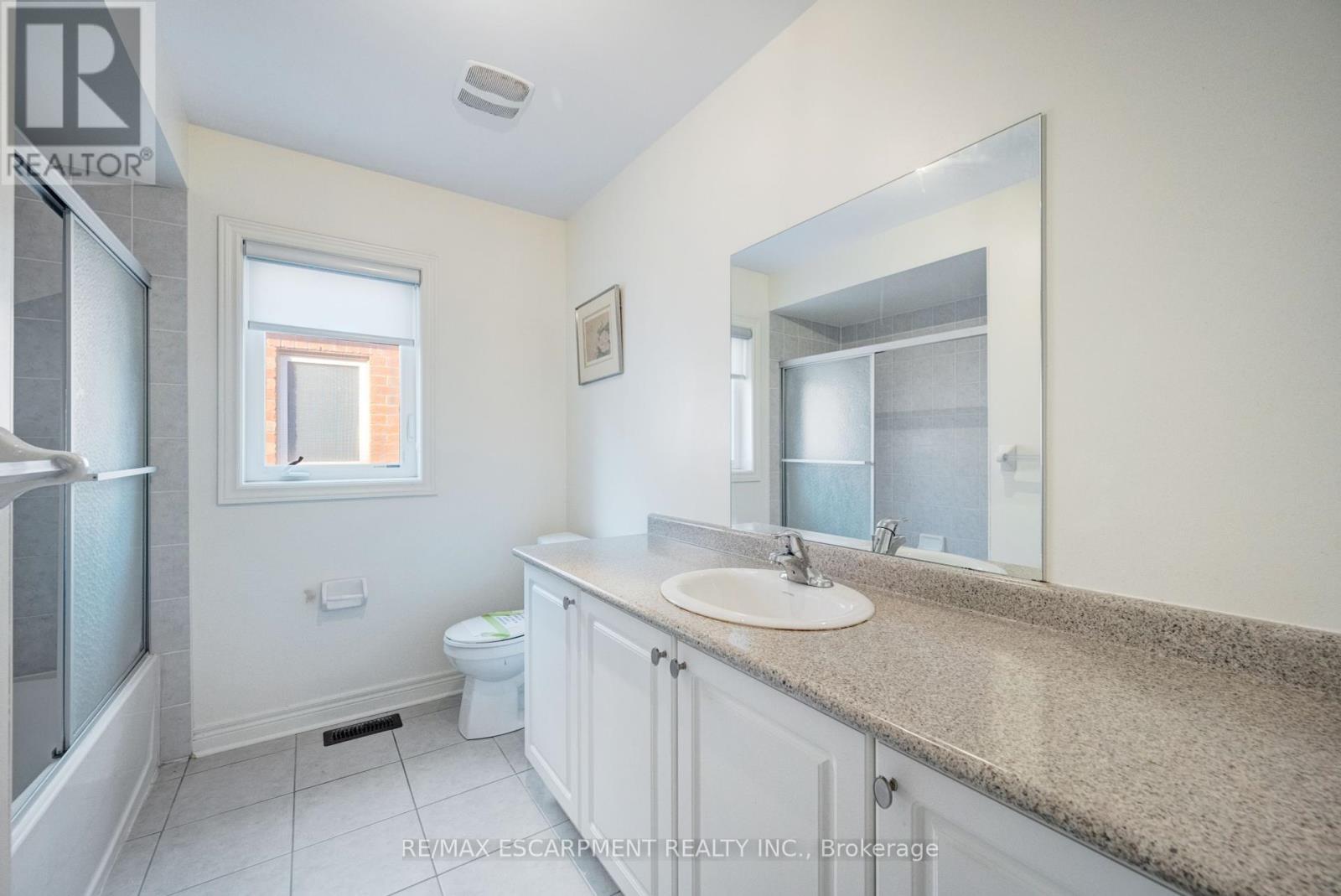 489 Downes Jackson Heights, Milton, Ontario  L9T 8W1 - Photo 33 - W12364276