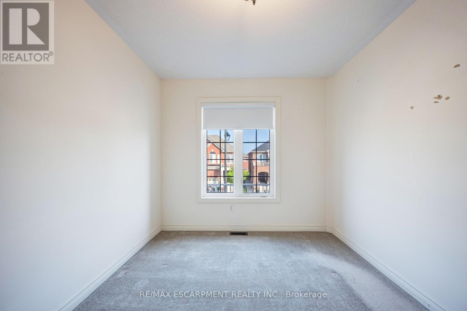 489 Downes Jackson Heights, Milton, Ontario  L9T 8W1 - Photo 36 - W12364276