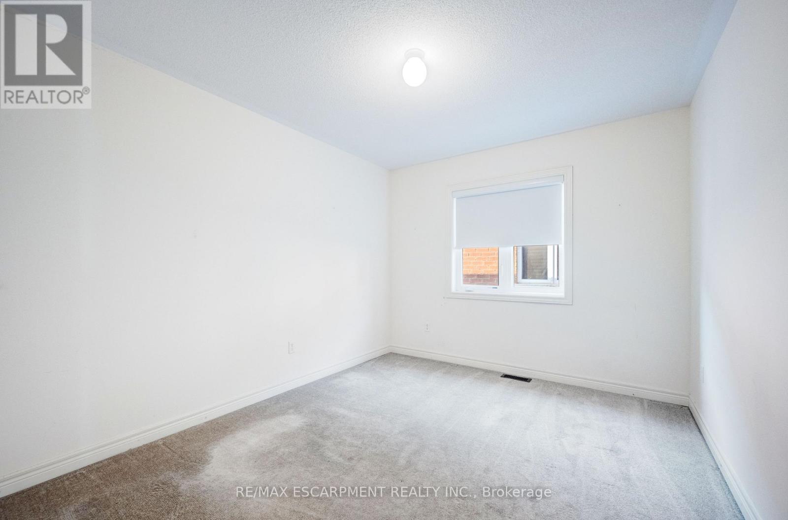 489 Downes Jackson Heights, Milton, Ontario  L9T 8W1 - Photo 38 - W12364276