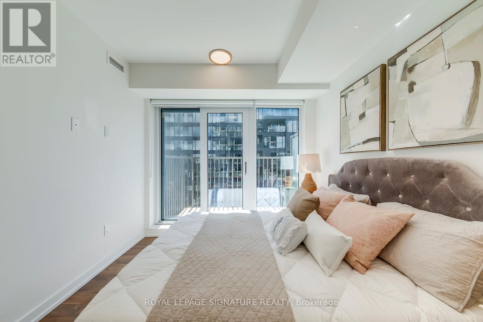 1003 - 2 Augusta Avenue, Toronto, Ontario M5V 0T3 - Photo 18 - C12364347