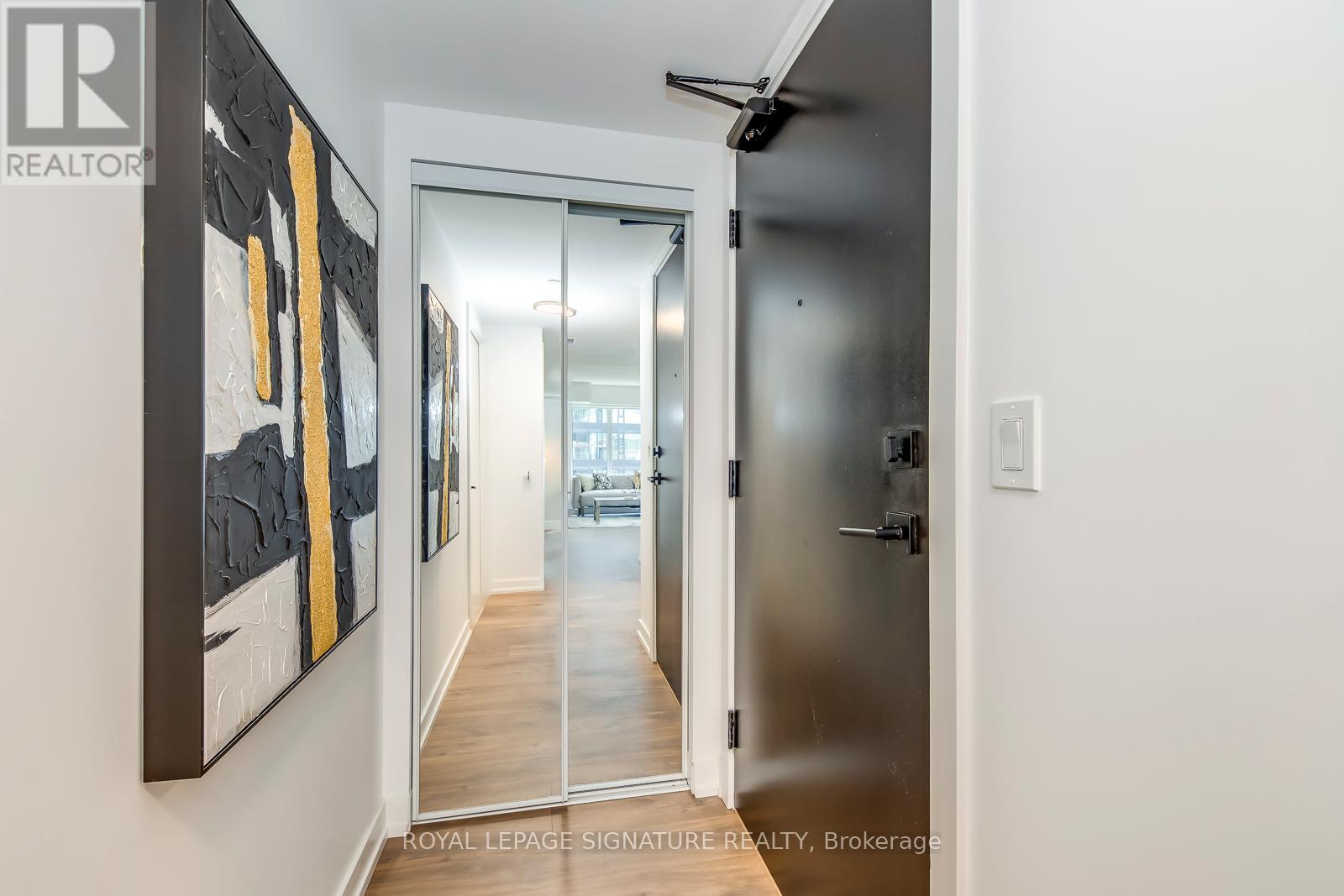 1003 - 2 Augusta Avenue, Toronto, Ontario M5V 0T3 - Photo 2 - C12364347