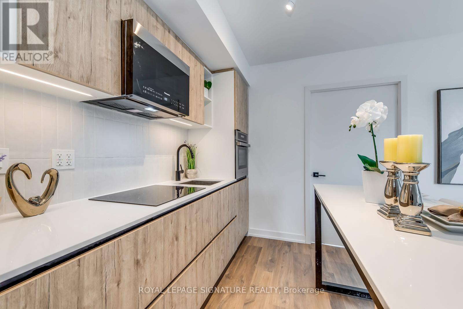 1003 - 2 Augusta Avenue, Toronto, Ontario M5V 0T3 - Photo 8 - C12364347