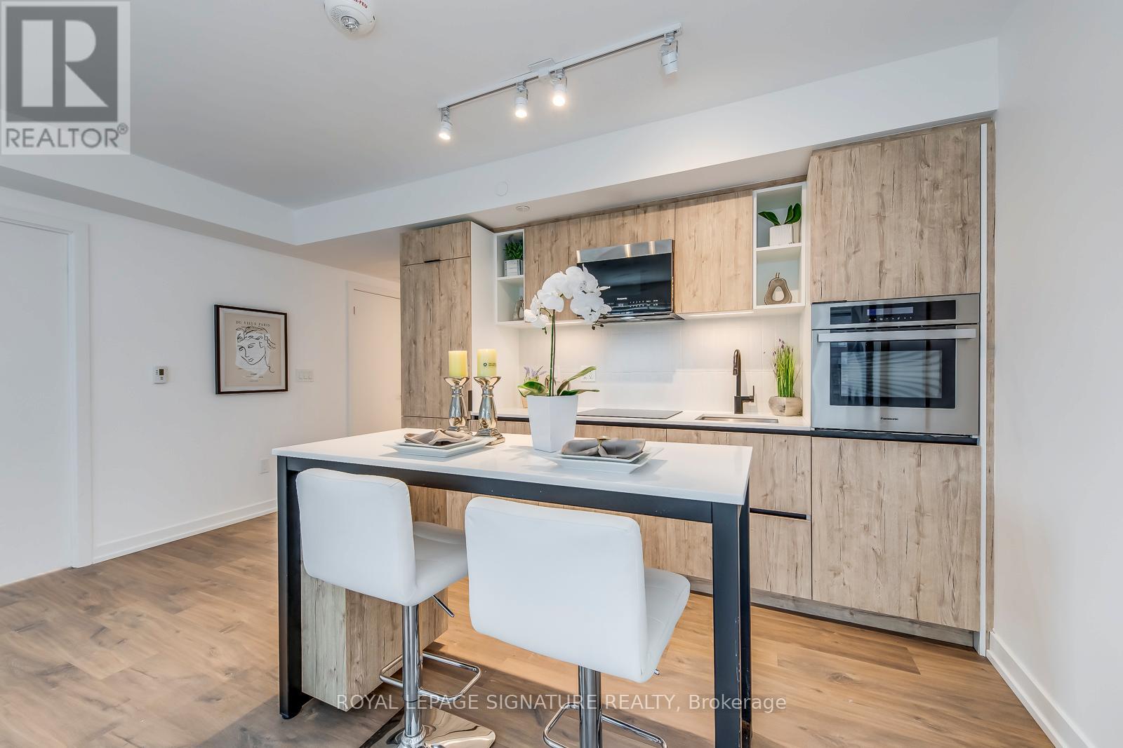 1003 - 2 Augusta Avenue, Toronto, Ontario M5V 0T3 - Photo 9 - C12364347