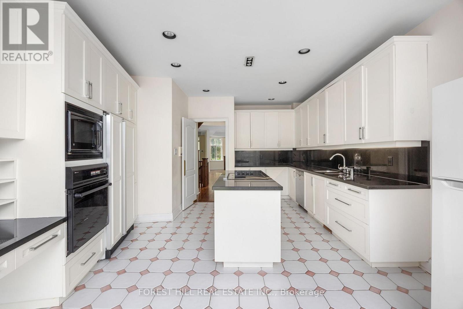 521 Davenport Road, Toronto, Ontario  M5R 3R5 - Photo 13 - C12364348