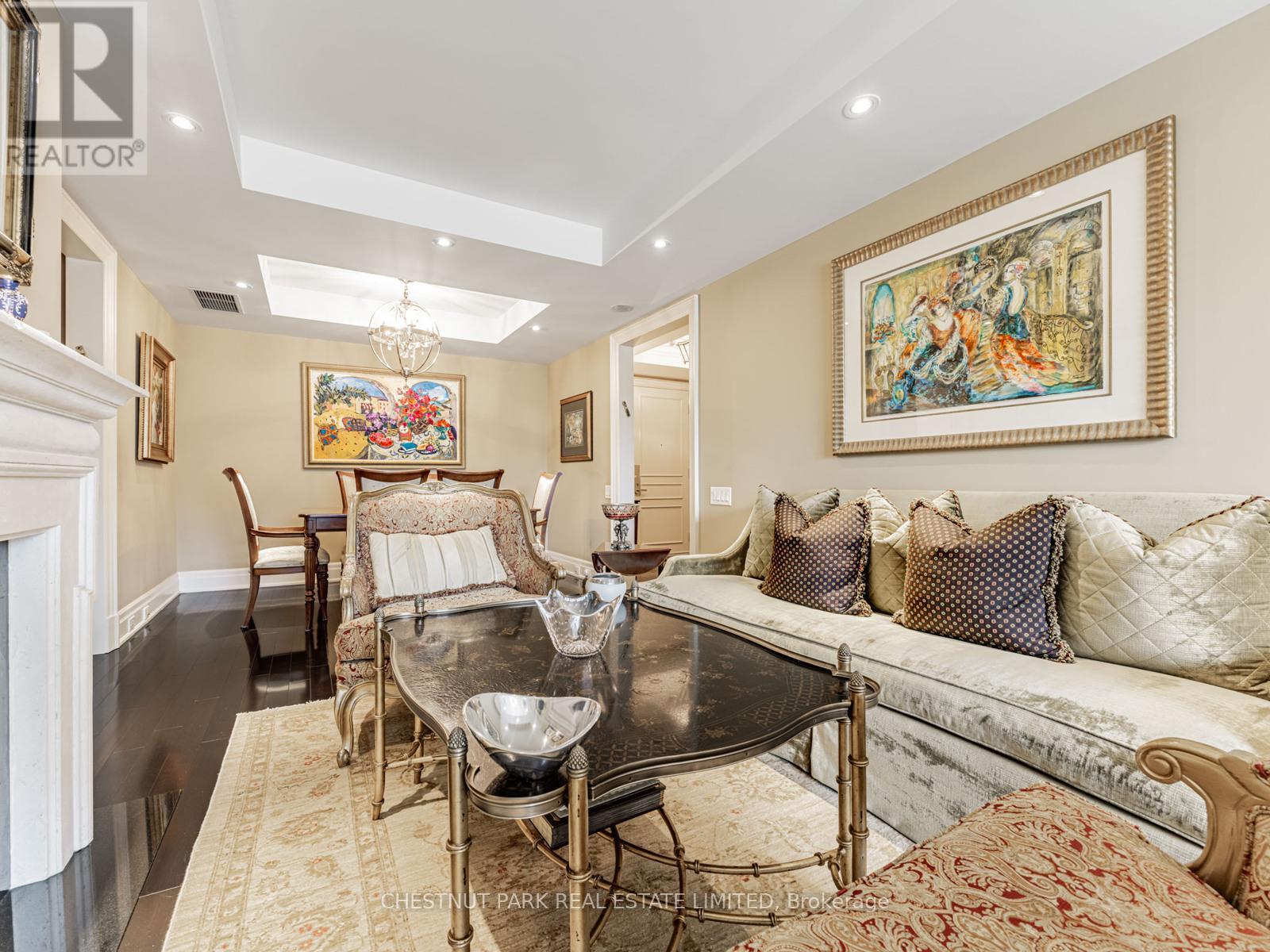 308 - 155 St Clair Avenue W, Toronto (Casa Loma), Ontario  M4V 0A1 - Photo 11 - C12364356