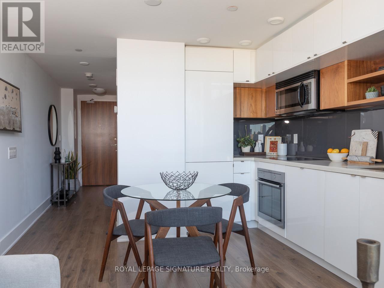 925 - 111 St Clair Avenue W, Toronto, Ontario  M4V 1N5 - Photo 4 - C12364433