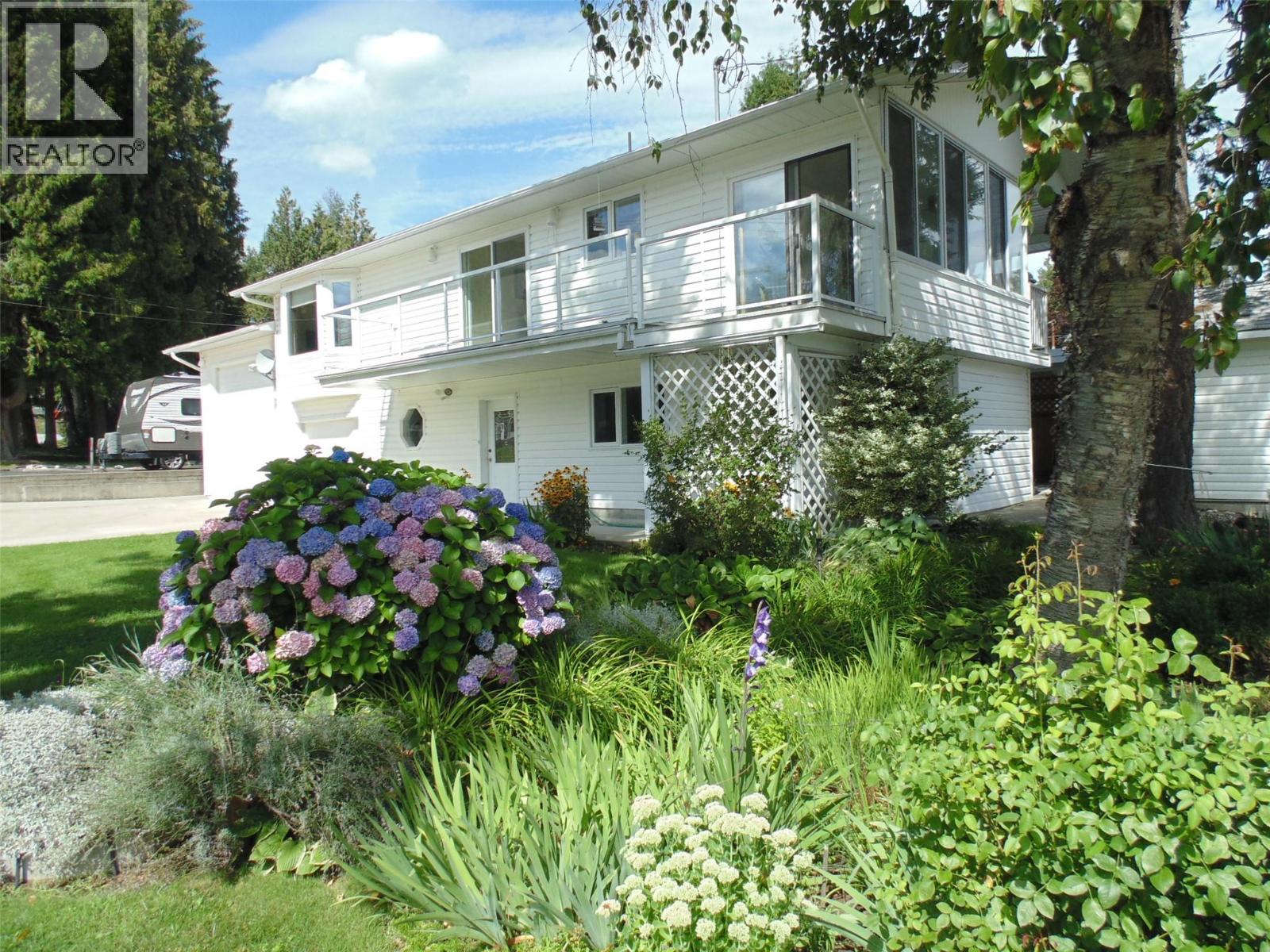 2274 10th Avenue, castlegar, British Columbia