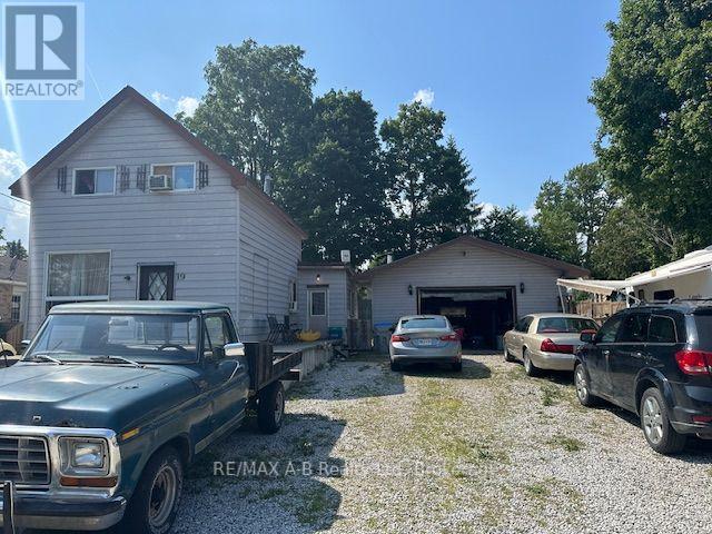 19 Coleman Street, Huron East (Seaforth), Ontario  N0K 1W0 - Photo 4 - X12343915
