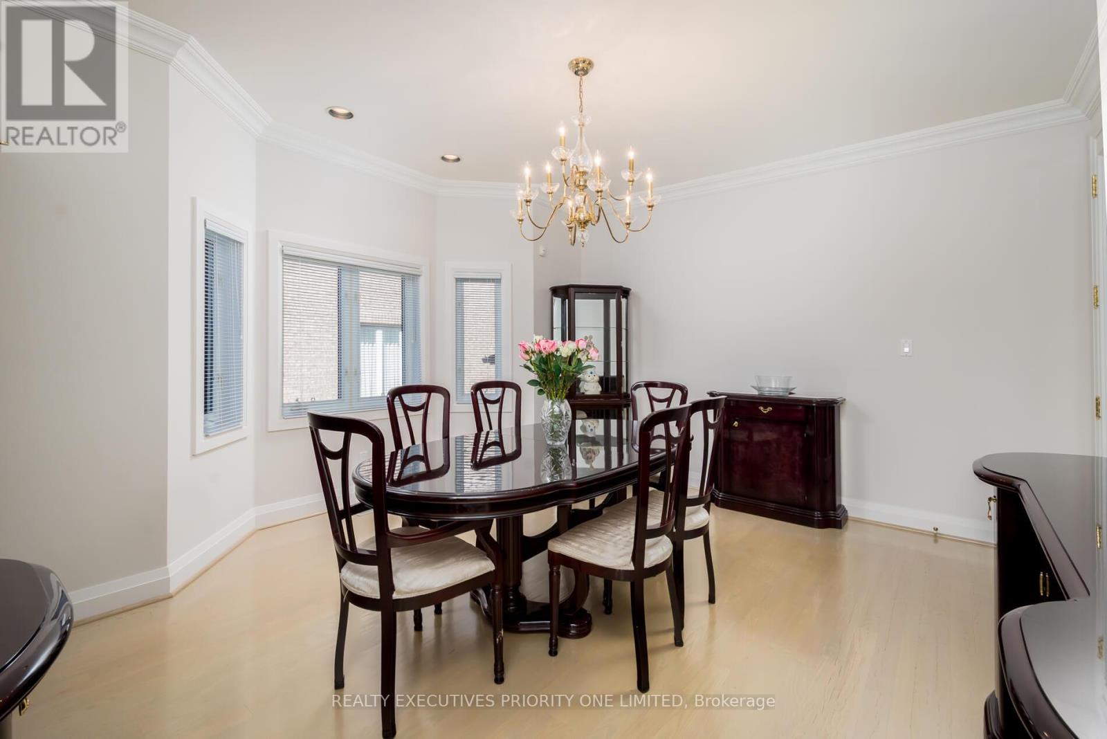 67 Stockdale Crescent, Richmond Hill, Ontario  L4C 3T1 - Photo 10 - N12364328