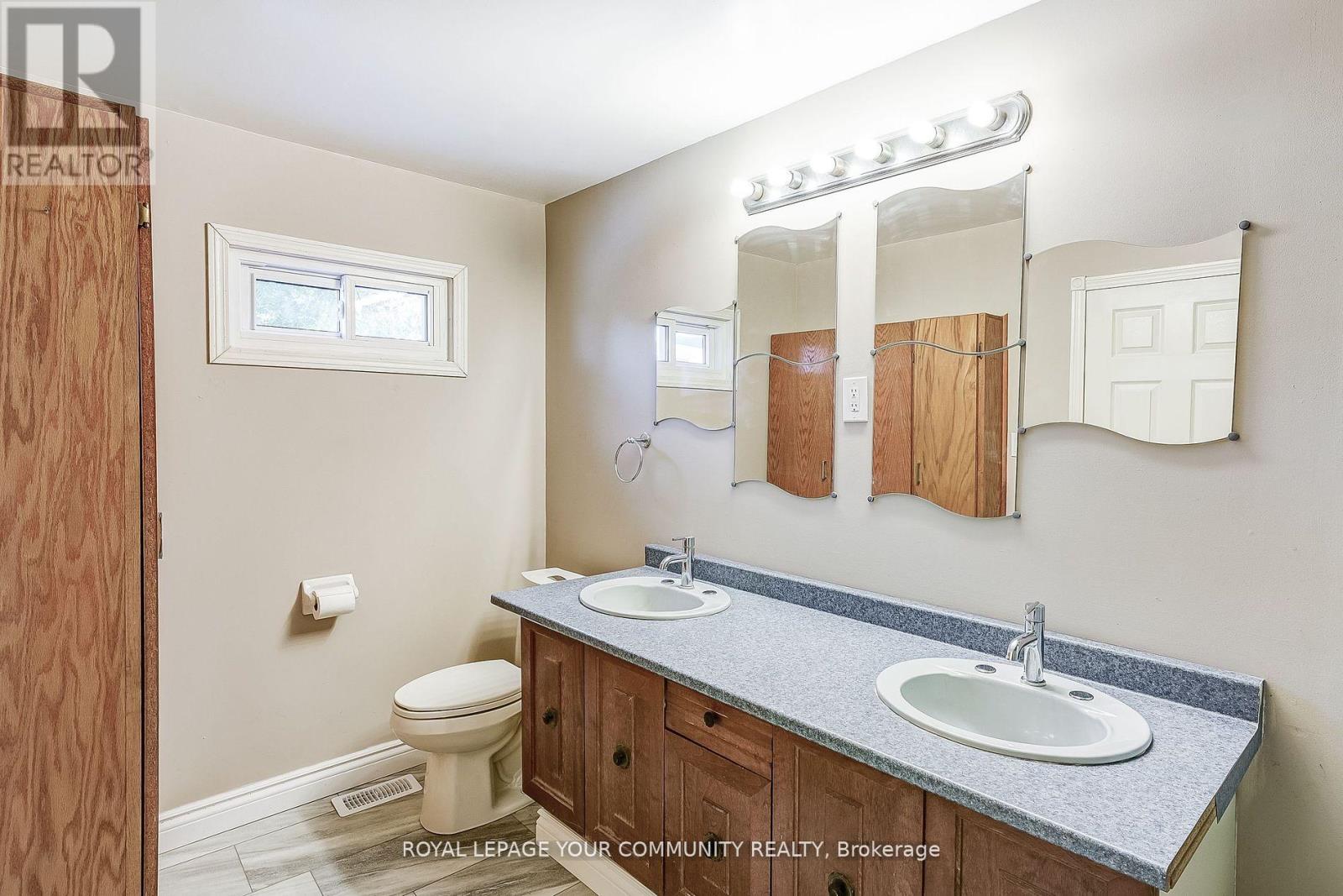 39 Drury Street, Bradford West Gwillimbury, Ontario  L3Z 1W9 - Photo 13 - N12364341
