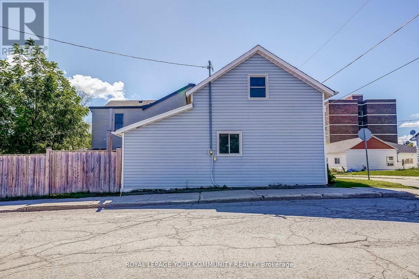39 Drury Street, Bradford West Gwillimbury, Ontario  L3Z 1W9 - Photo 28 - N12364341