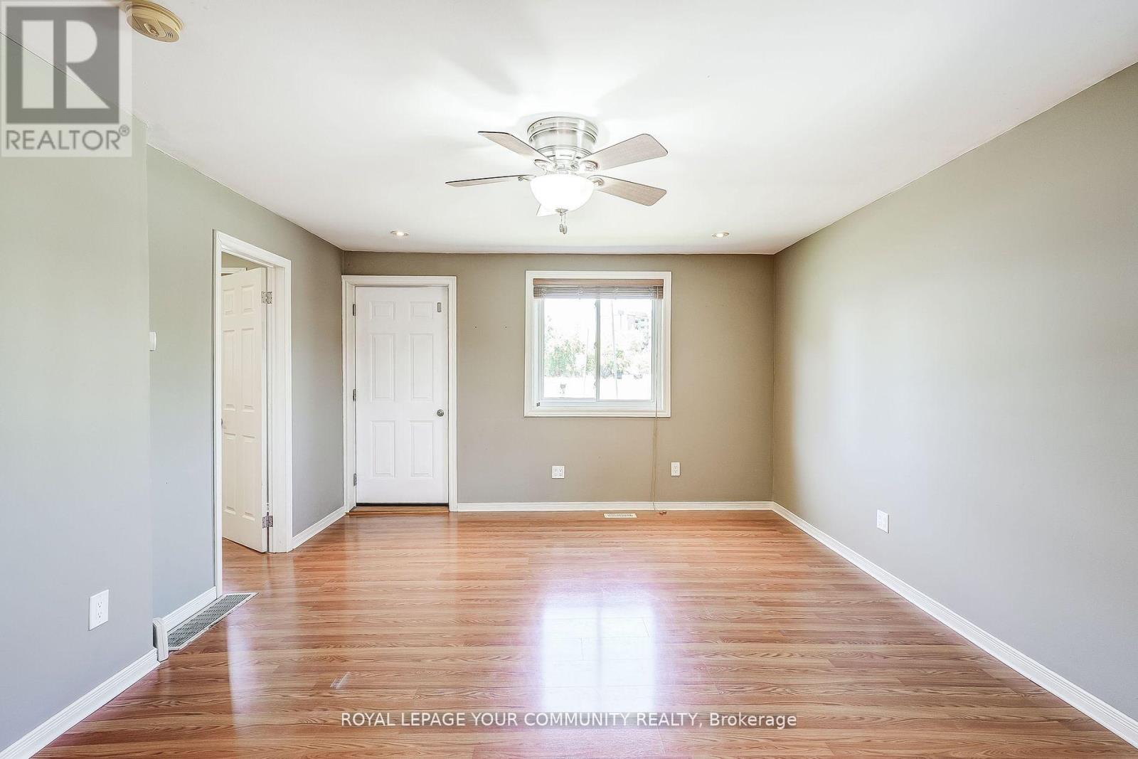 39 Drury Street, Bradford West Gwillimbury, Ontario  L3Z 1W9 - Photo 3 - N12364341