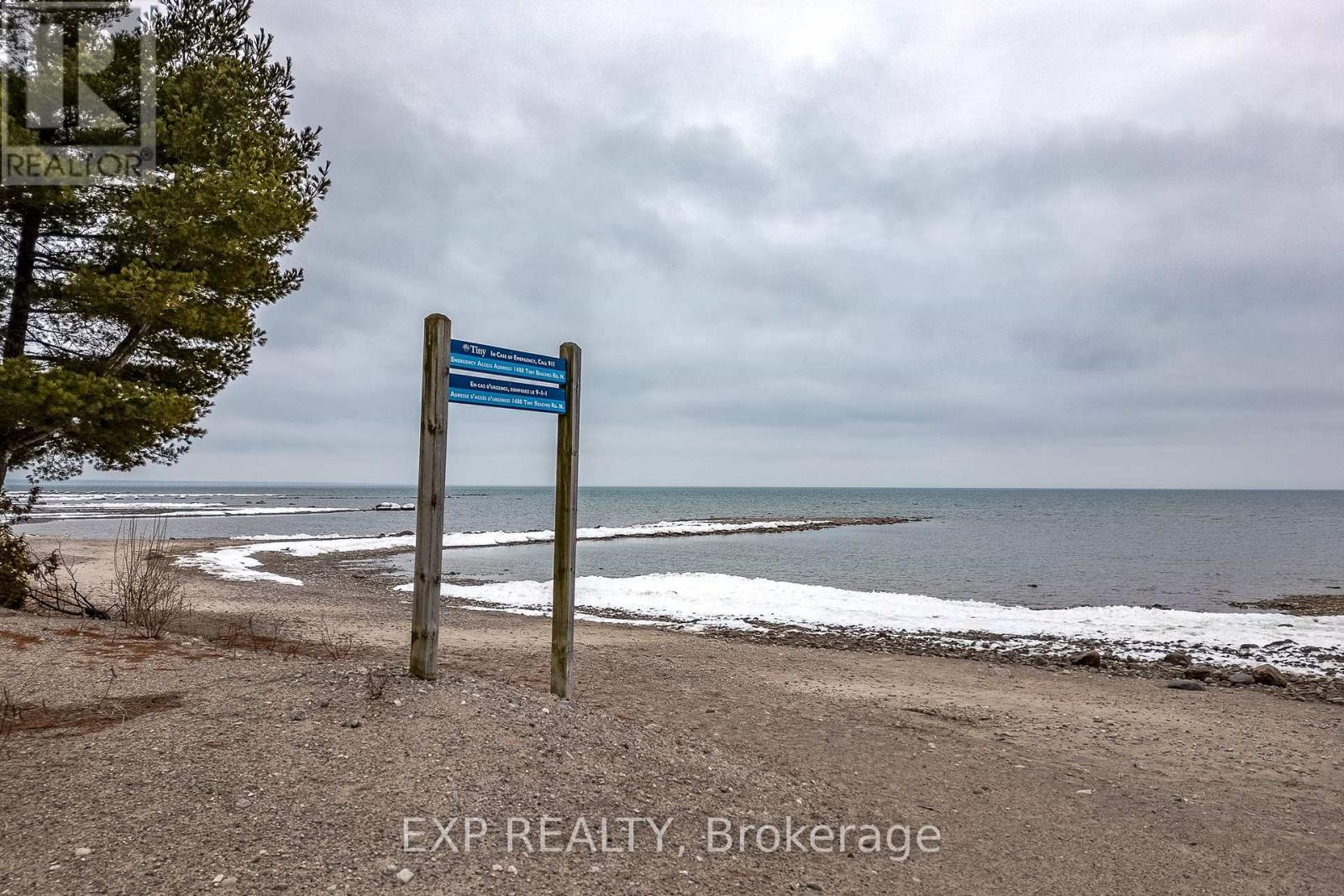 98 Rue Vanier, Tiny, Ontario  L9M 0J2 - Photo 7 - S12364403