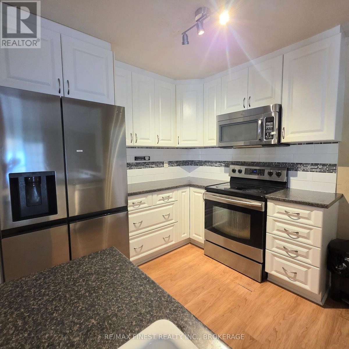 606 Brock Street, Kingston, Ontario  K7L 1V5 - Photo 10 - X12364446