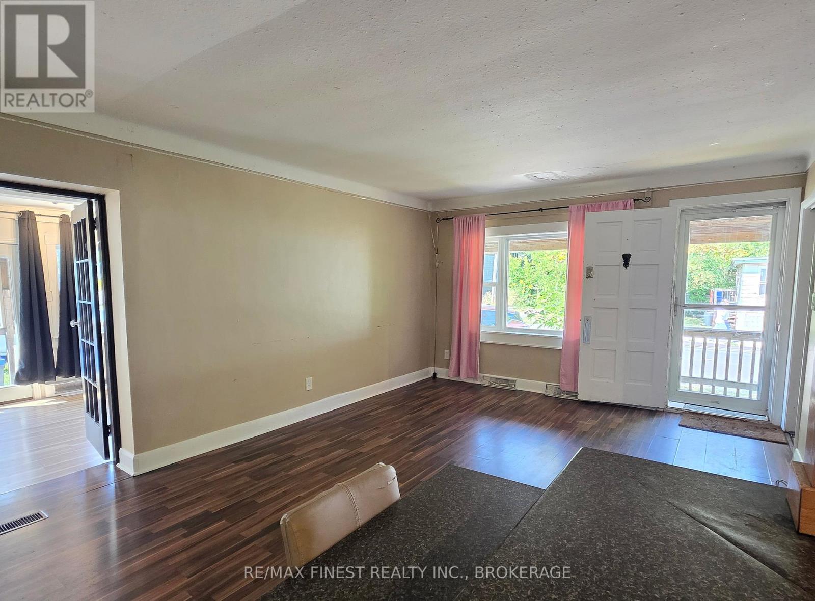 606 Brock Street, Kingston, Ontario  K7L 1V5 - Photo 5 - X12364446