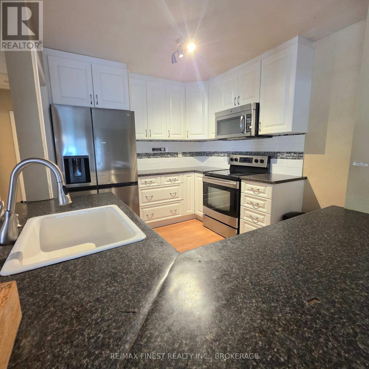 606 Brock Street, Kingston, Ontario  K7L 1V5 - Photo 9 - X12364446