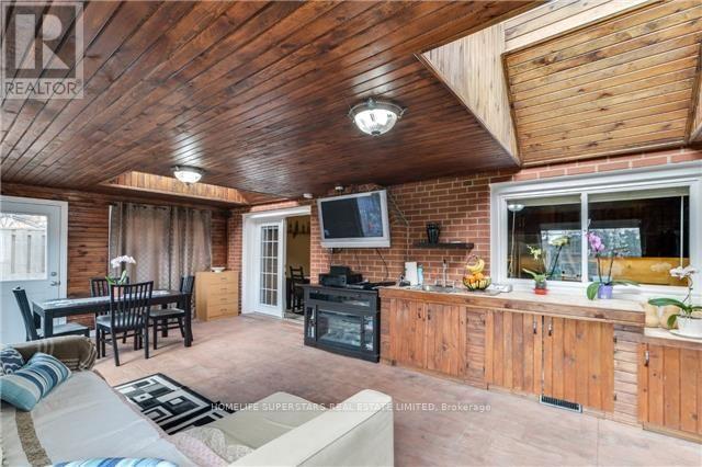 Property at 1413 SAFEWAY CRESCENT image 4