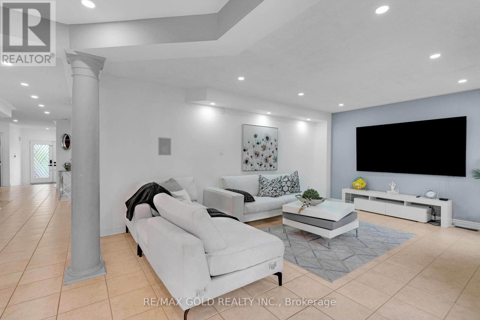 10 Morgandale Road, Brampton, Ontario  L7A 2K1 - Photo 12 - W12364092