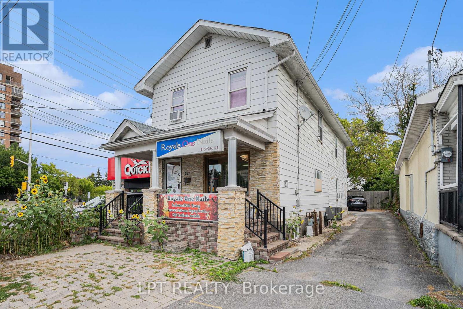 257 Parkdale Avenue, Ottawa, Ontario  K1Y 1G1 - Photo 2 - X12364454