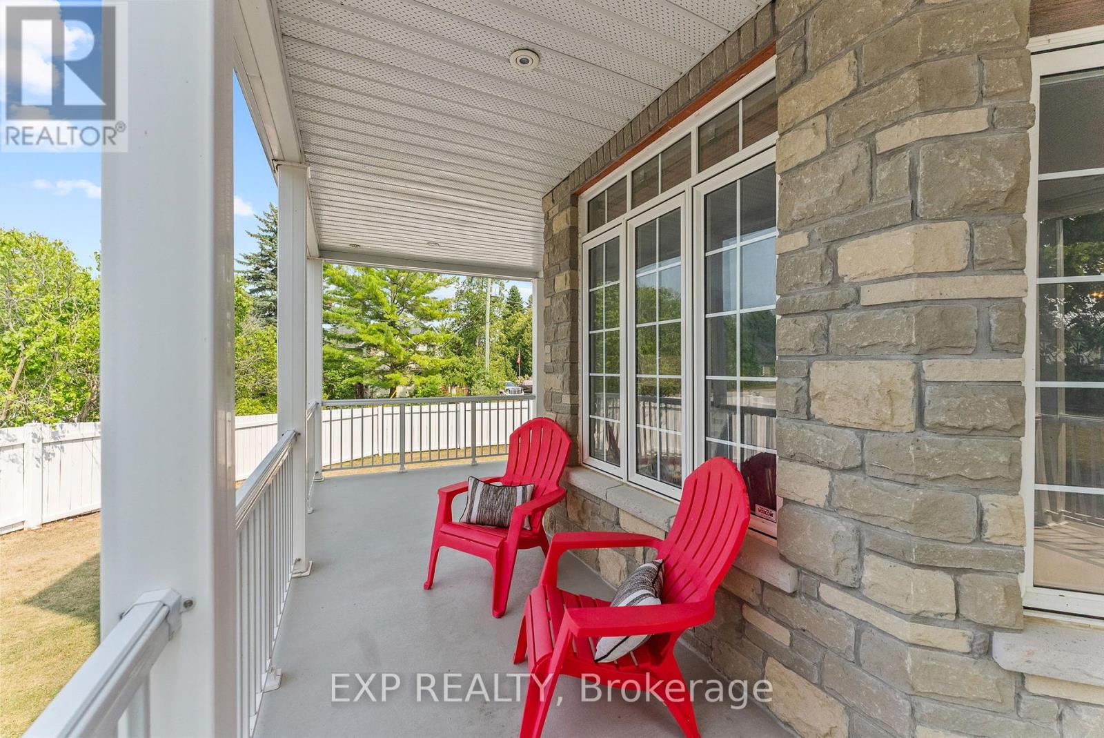 371 Raines Street, Georgina, Ontario  L4P 3C8 - Photo 7 - N12328186