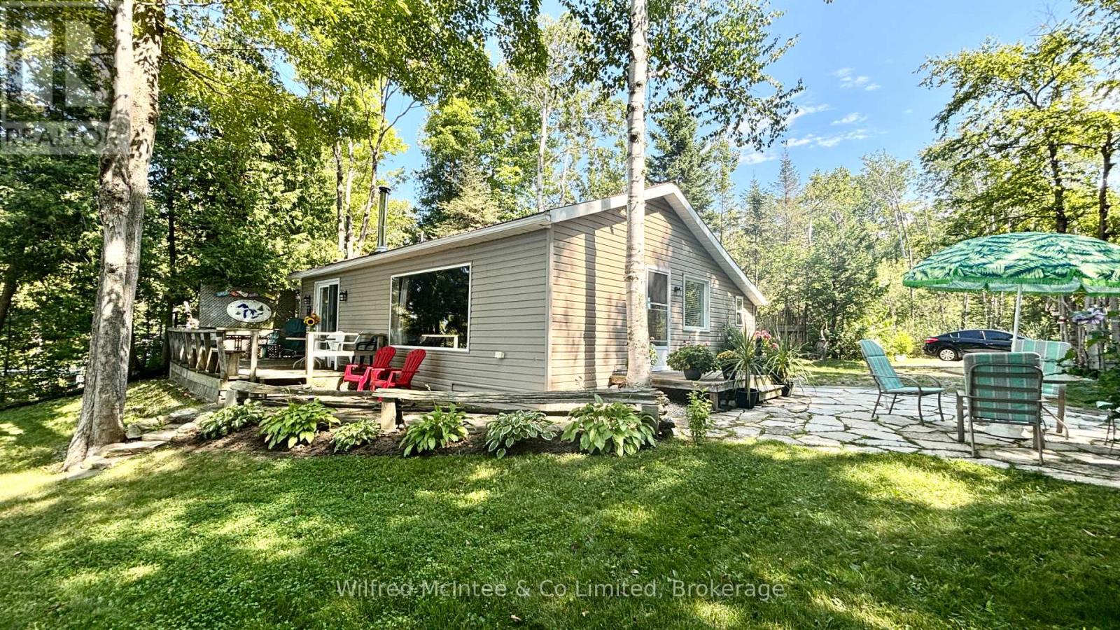 61 Wahbezee Drive, Native Leased Lands, Ontario  N0H 2G0 - Photo 15 - X12363711